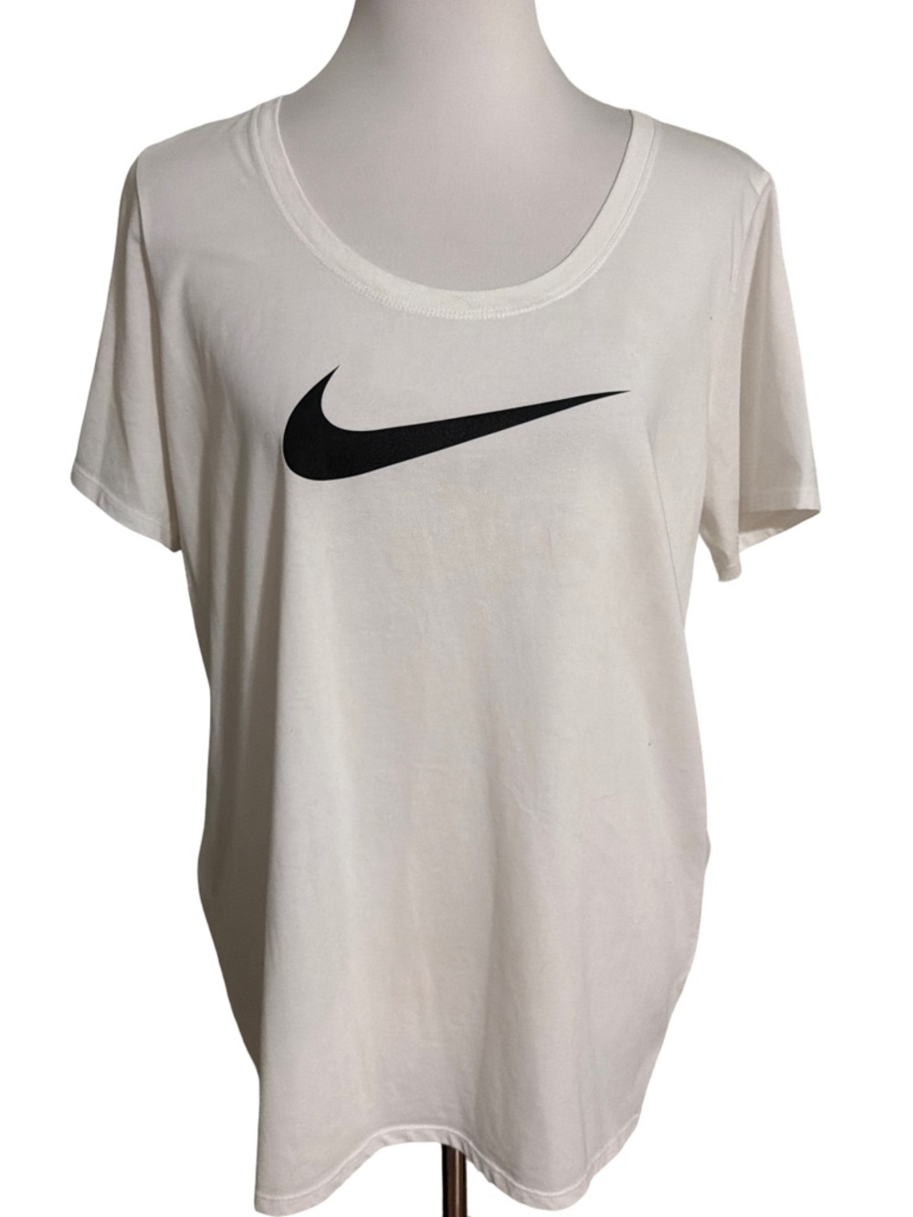 Nike Women's White Scoop Neck T-Shirt Black Swoosh